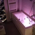 Glamour House, Comoda A Tutti I Servizi Апартаменты *