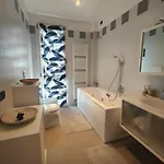 Glamour House, Comoda A Tutti I Servizi Парма