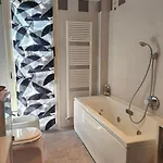 Glamour House, Comoda A Tutti I Servizi Парма
