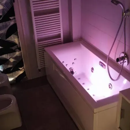 Glamour House, Comoda A Tutti I Servizi Apartment *