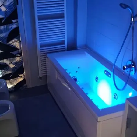 Glamour House, Comoda A Tutti I Servizi *