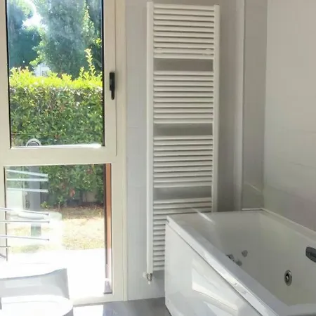 Apartment Glamour House, Comoda A Tutti I Servizi Parma