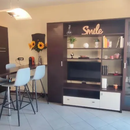 Glamour House, Comoda A Tutti I Servizi Parma