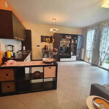 Glamour House, Comoda A Tutti I Servizi Apartment