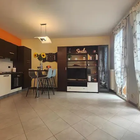 Glamour House, Comoda A Tutti I Servizi Apartment