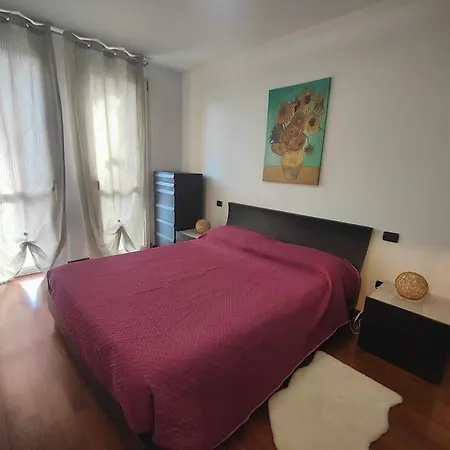 Glamour House, Comoda A Tutti I Servizi *