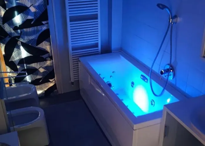 Glamour House, Comoda A Tutti I Servizi *